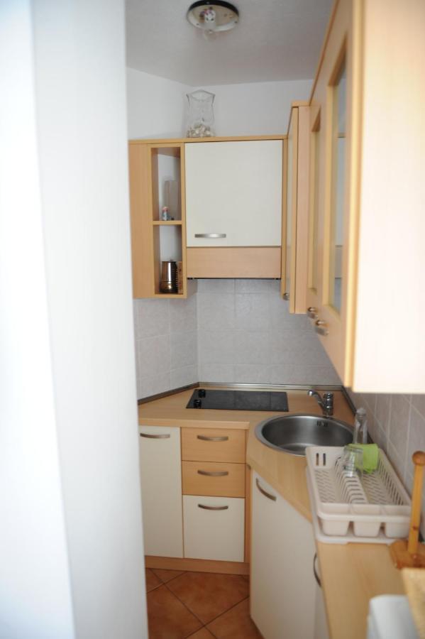 Apartma Lavela *