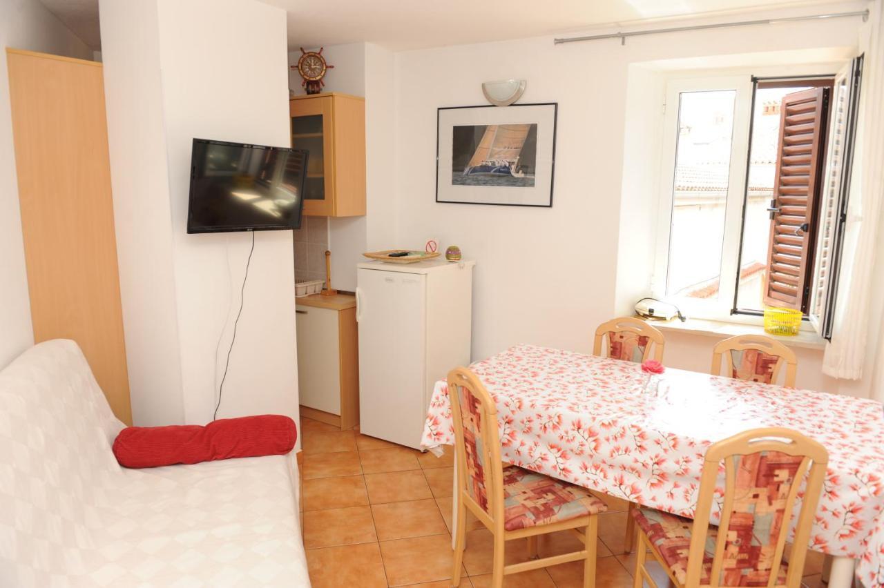 Apartma Lavela *